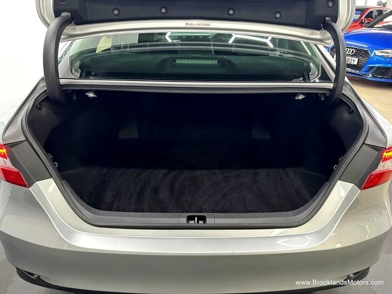 Toyota Camry 2.5 VVT-I DESIGN [SAT NAV, LEATHER &amp; HEATED SEATS]