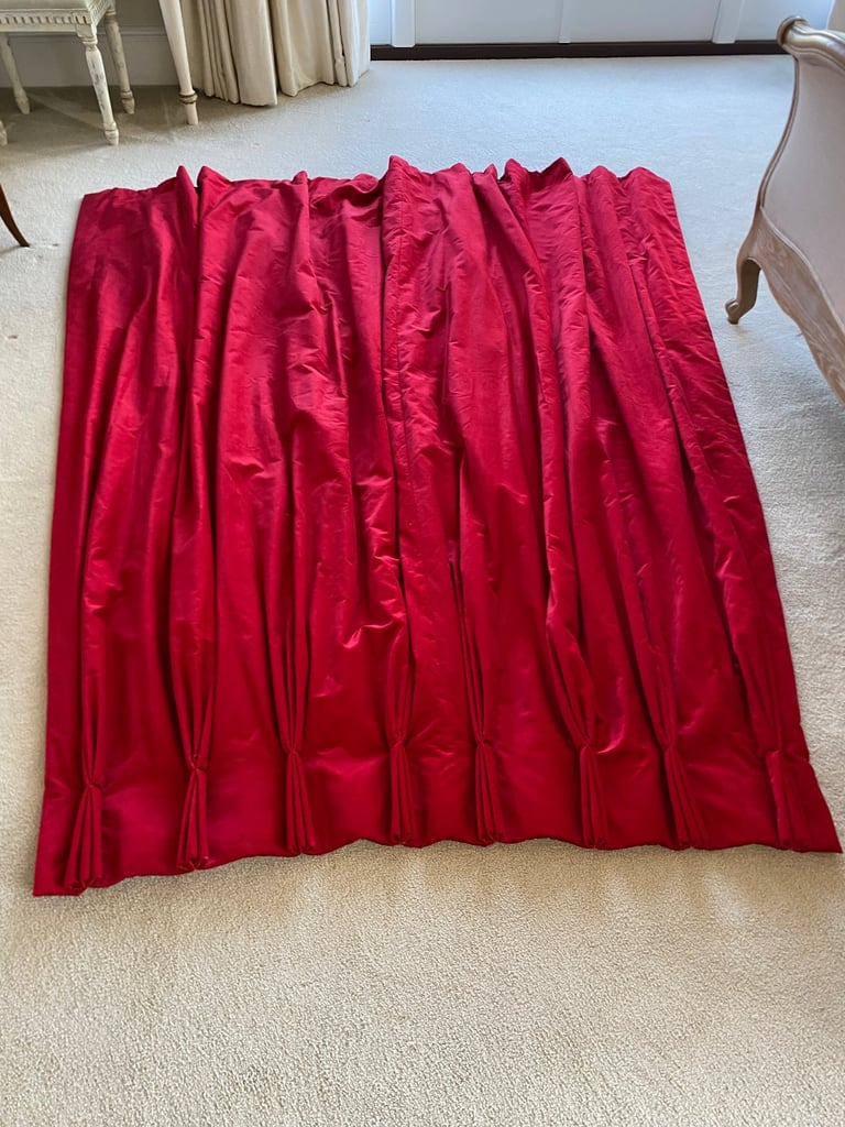 Red curtains & track