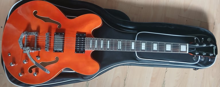 image for Hartwood 335 with Bigsby plus gigbag