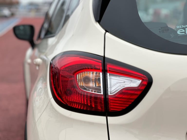 2014 Renault Captur 1.5 dCi 90 Dynamique MediaNav Energy 5dr - JUST SERVICED - FULL MOT HATCHBACK...