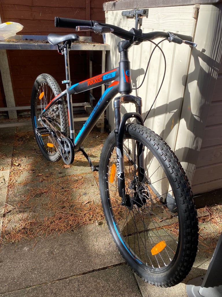 Ammaco Axxis 27.5 Mountain Bike Black and Blue