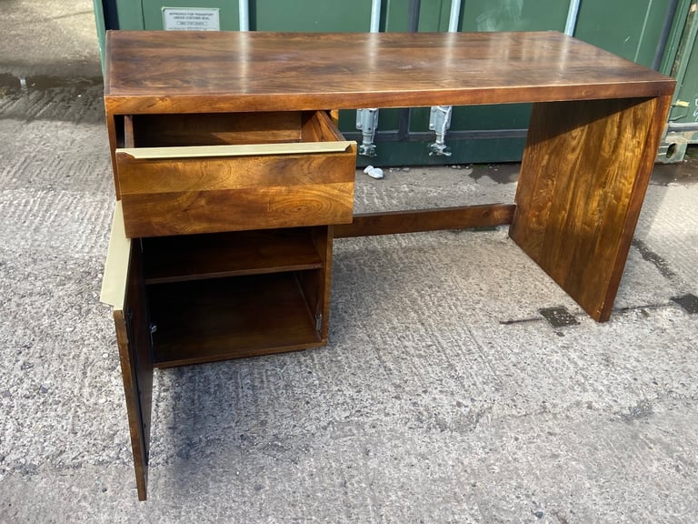 Wooden Desk one drawer one door 