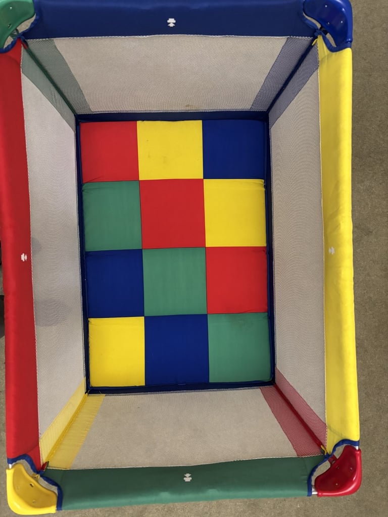 Graco Pack 'N' Play playpen, high quality, clean, folds easily, great condition 