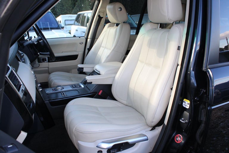 2011 Land Rover Range Rover 4.4 TD V8 Autobiography Auto 4WD Euro 5 5dr ESTATE Diesel Automatic