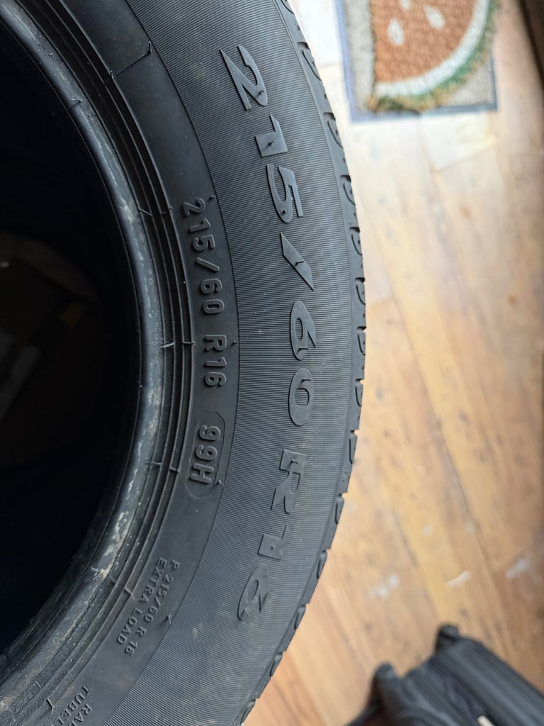 4 Pirelli Tyres 215/60 R16 nice condition