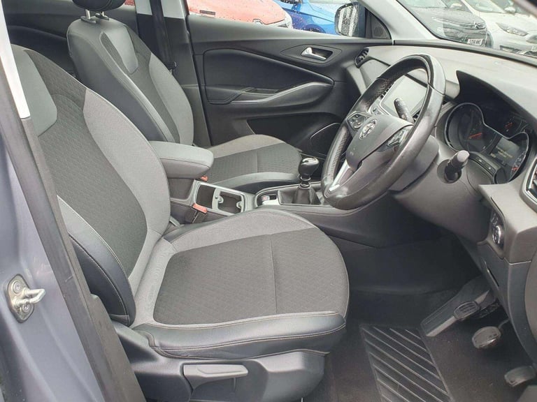2018 Vauxhall Grandland X 1.2 Turbo Sport Nav SUV 5dr Petrol Manual Euro 6 (s/s) (130 ps) HATCHBA...