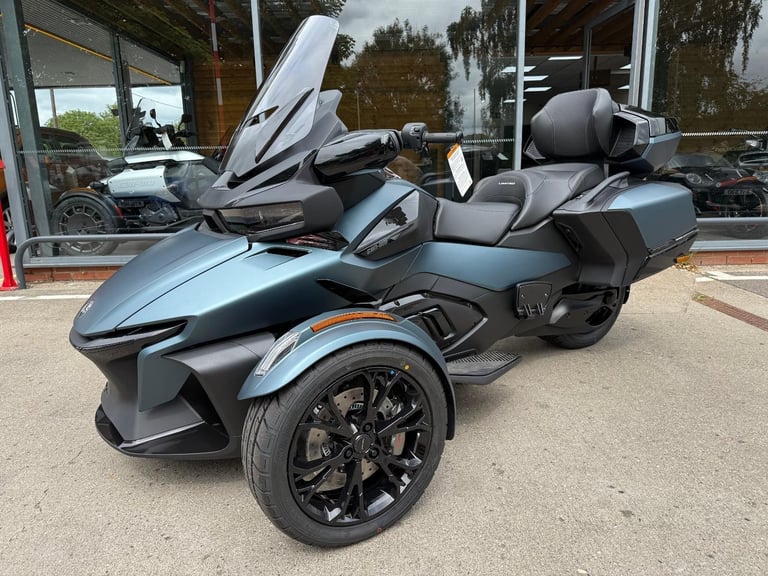 image for 2025 Can-Am Spyder RT Limited 1330cc 6 speed semiauto trike MINERAL BLUE