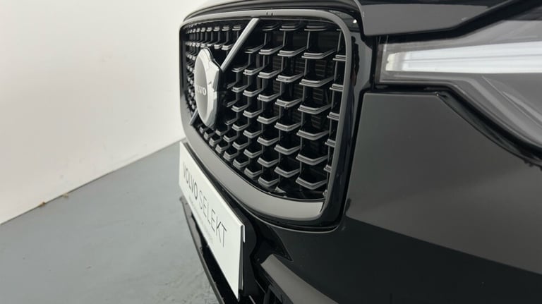 2022 Volvo XC60 2.0 B5P R DESIGN 5dr AWD Geartronic ESTATE PETROL Automatic
