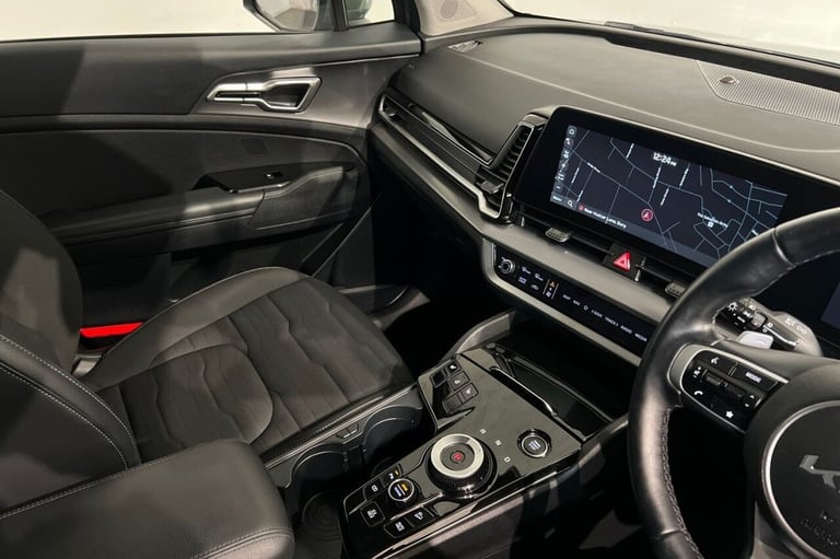 2023 73 KIA SPORTAGE 1.6 T-GDI 13.8KWH 3 SUV 5DR PETROL PLUG-IN HYBRID AUTO AWD 