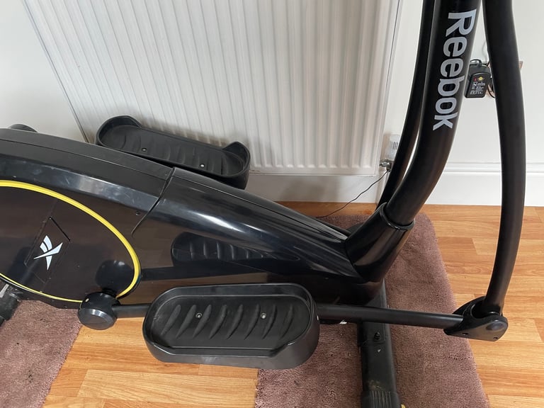 Reebok ZR8 elliptical cross trainer 