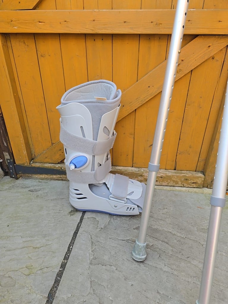 Foot boot and crutches 
