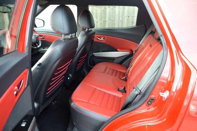 2017 Ssangyong Tivoli 1.6 ELX 5dr Auto HATCHBACK PETROL Automatic