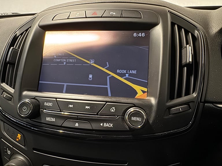 2015 Vauxhall Insignia 2.0 CDTi SRi Nav Sports Tourer Auto Euro 5 5dr Estate Diesel Automatic