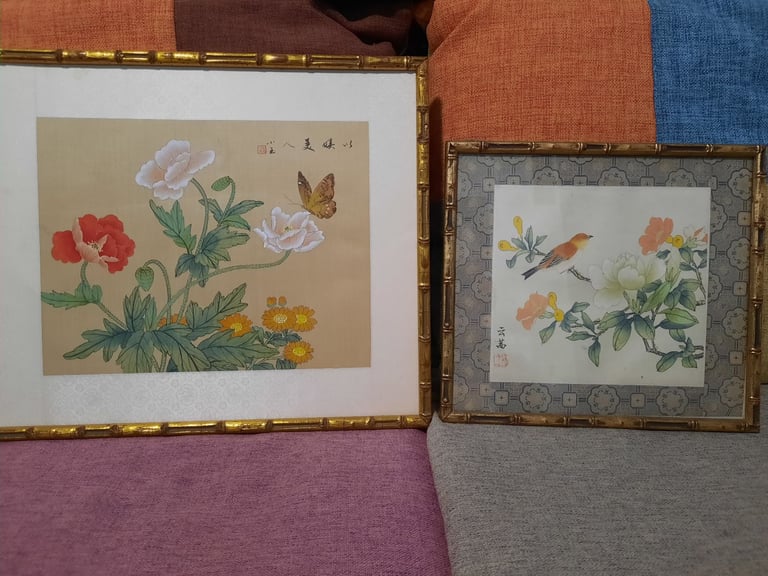 Pair of Chinese vintage paintings on silk