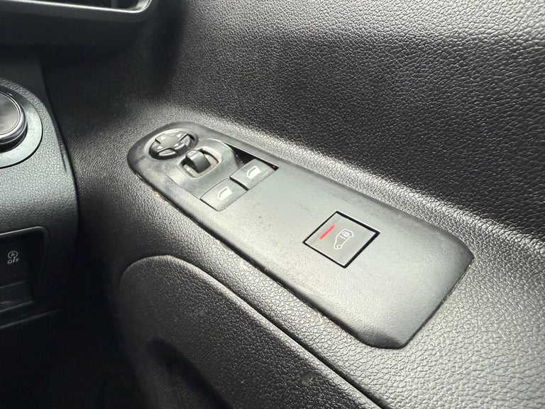 2019 Vauxhall Combo 1.5 Turbo D 2300 Sportive L2 H1 Euro 6 (s/s) 4dr PANEL VAN Diesel Manual