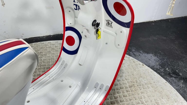 Ajs MODENA 2025 51 MILES CUSTOM SCOOTER 125CC EYE CATCHING BIKE