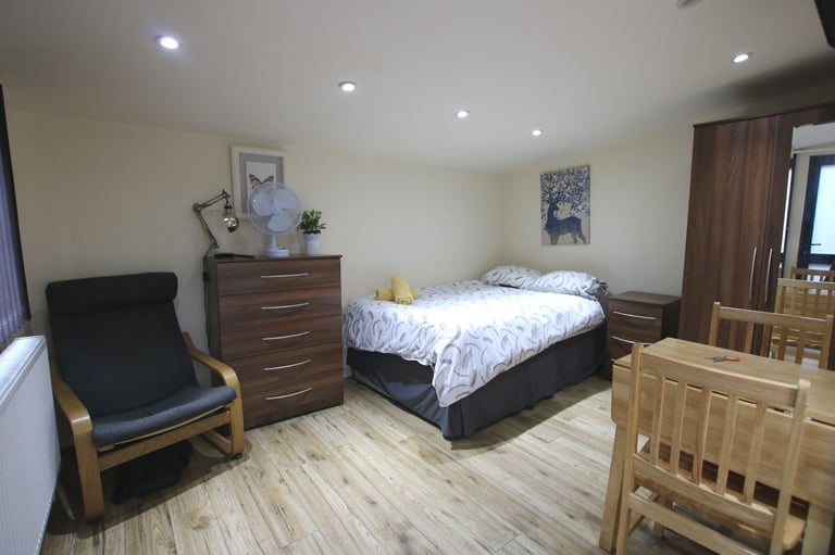 Studio Flat, ST Pauls Avenue, Willesden Green