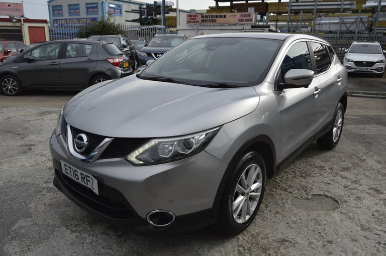 2016 Nissan Qashqai 1.2 DiG-T N-Connecta 5dr Xtronic 2016 3 OWNER SAT NAV AUTO HATCHBACK Petrol A...