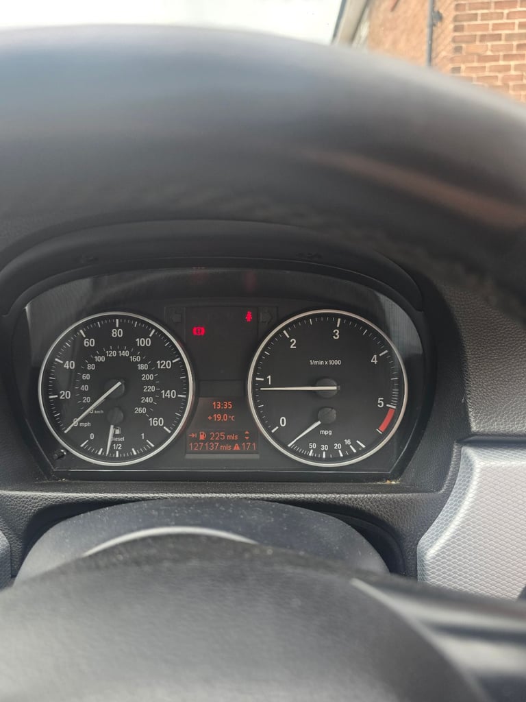 BMW, 3 SERIES, Saloon, 2011, Manual, 1995 (cc), 4 doors