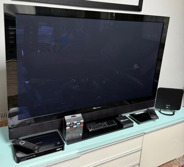 Pioneer 50in HD Ready Plasma TV Package with accessories in immaculate condition 