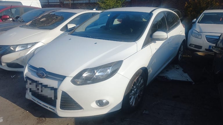 image for Breaking spare parts Ford focus mk3 white 