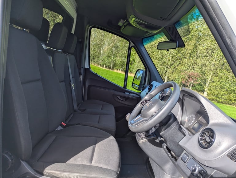  MERCEDES-BENZ SPRINTER 3.5t Progressive Luton Tail Lift