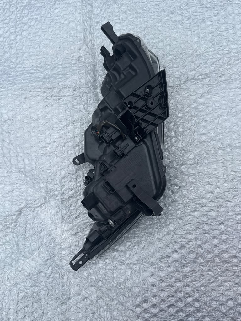  GENUINE 2017-2021 NISSAN QASHQAI J11 FACELIFT NSF PASSENGER BULB DRL HEADLIGHT.CONDITION ITS USED 