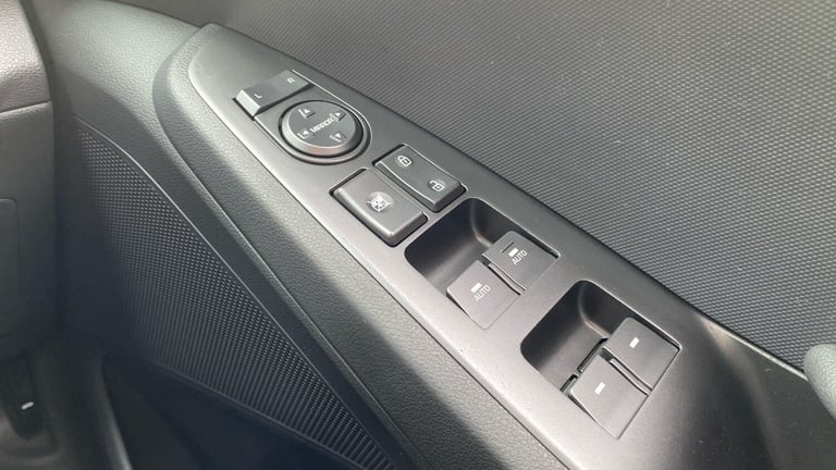 2022 Hyundai IONIQ 1.6 GDi Hybrid SE Connect 5dr DCT Hybrid Hatchback Hatchback Hybrid Automatic