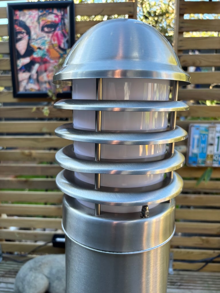 Stainless steel garden/drive bollard lights