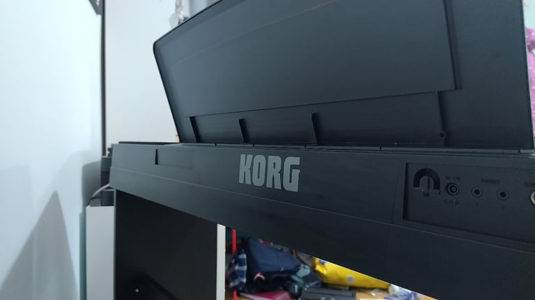 KORG SP-170S DIGITAL PIANO