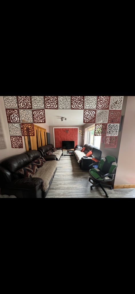 3 bedroom with 2 bathrooms 