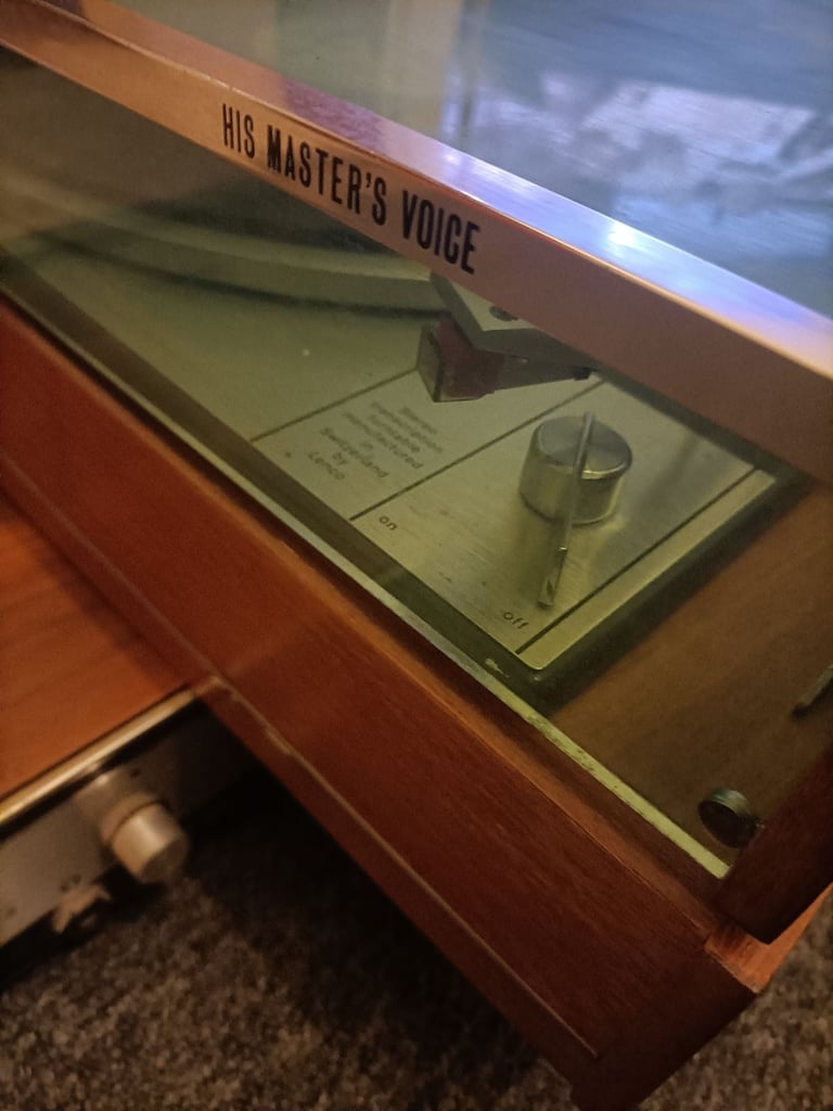 Vintage HIFI system Record player by Lenco Amp/Tuner Ferguson, Speakers by Hitachi.
