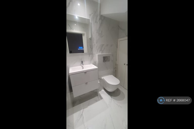 3 bedroom flat in Chatsworth Road, London, NW2 (3 bed) (#2668047)