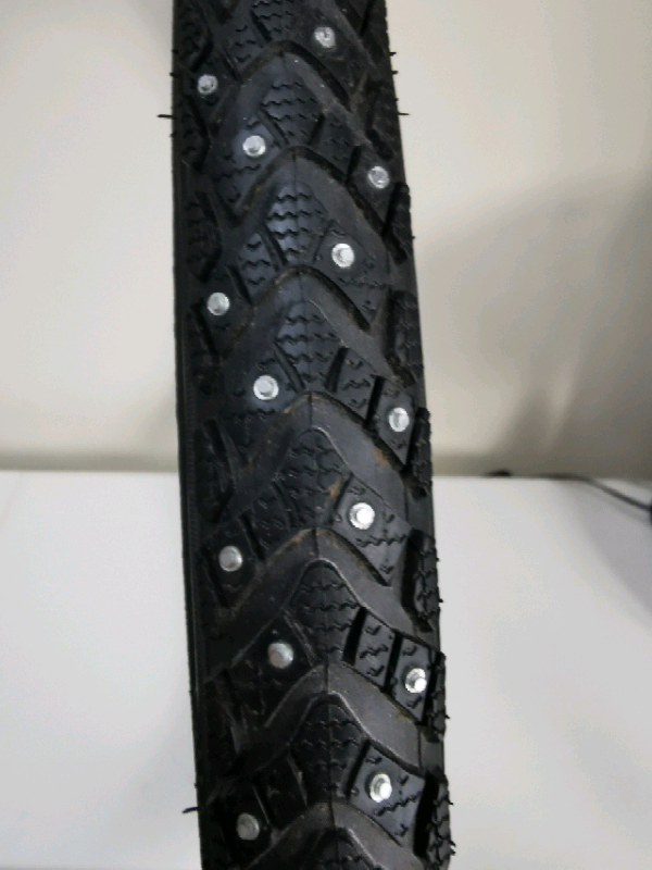 New Unused Schwalbe Marathon Winter Bicycle Bike Tyre 700 x 35c