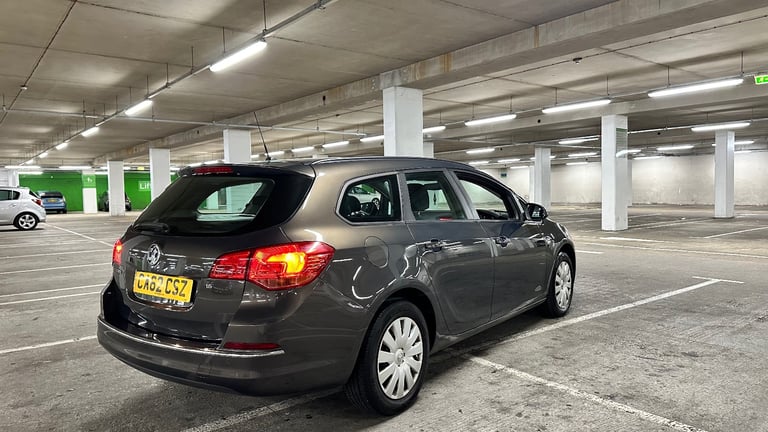 Vauxhall, ASTRA, Estate, 2013, Other, 1598 (cc), 5 doors