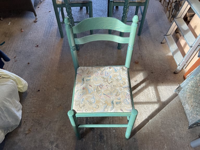 Kitchen Table & Chairs