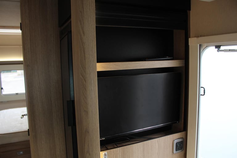 Auto-Trail Tracker RB DIESEL MANUAL 2024/24