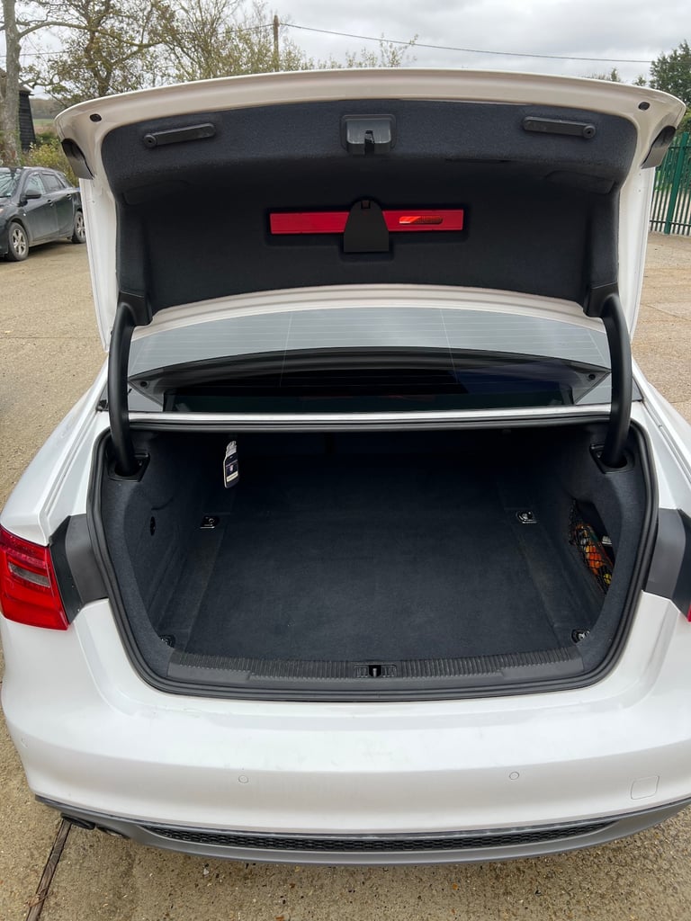 Audi, A6, Saloon, 2013, Manual, 1968 (cc), 4 doors