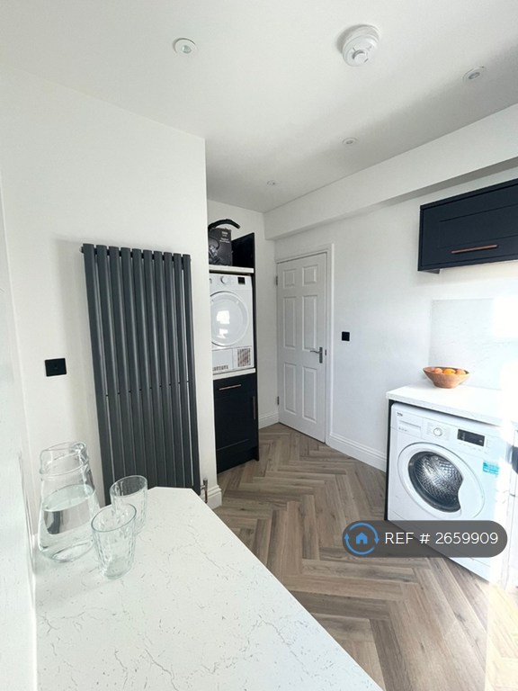 1 bedroom in Buccleuch Street, Kettering, NN16 (#2659909)