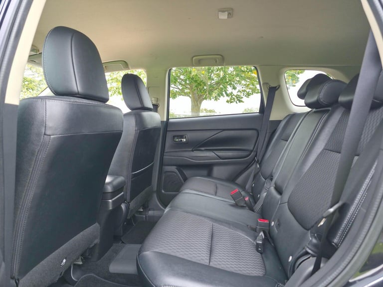 2014 Mitsubishi Outlander 2.0h 12kWh GX3h CVT 4WD Euro 5 (s/s) 5dr ESTATE Petrol/Electric Hybrid ...