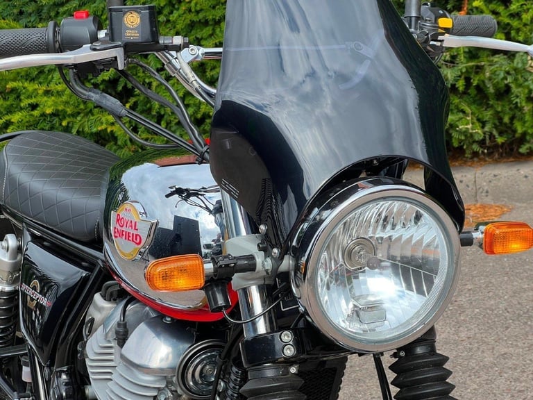 2023 ROYAL ENFIELD INTERCEPTOR 650 CHROME/RED LOW MILEAGE