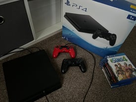 Ps4 1TB with games and controllers 