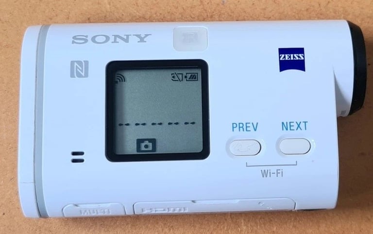  SONY AS200V Action Cam with Wi-Fi & GPS + Wrist Remote + Attachments