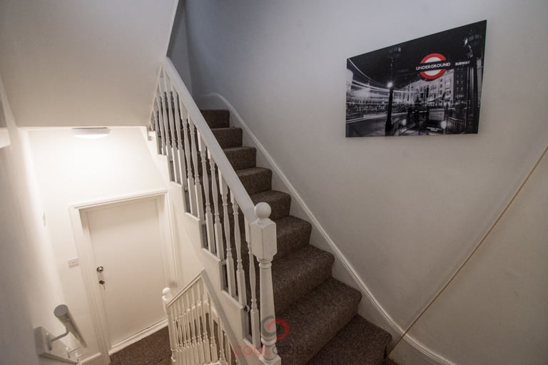 Large Bedroom situated in a well Victorian style building, Sale Place, Paddington, W2.-Ref: 1644