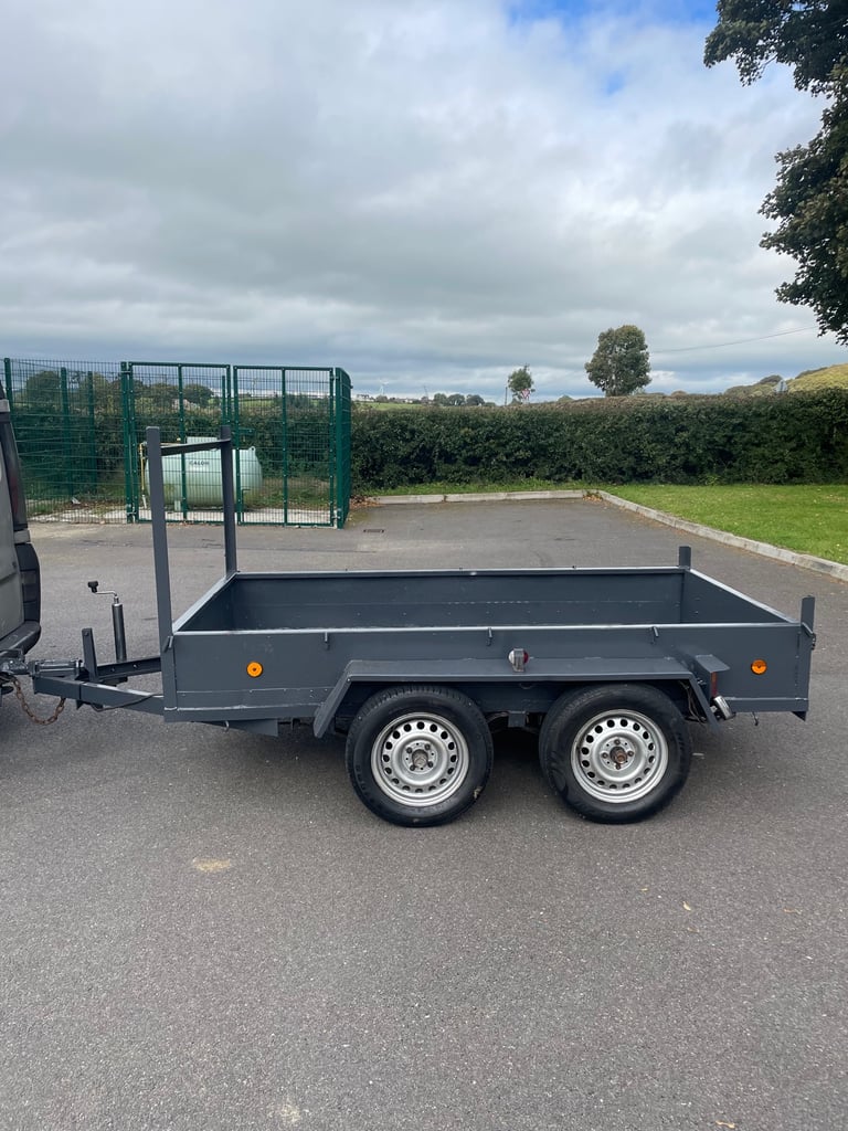 Steel trailer with brakes