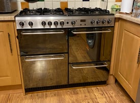 Double electric oven with grill and 8 gas hob range 