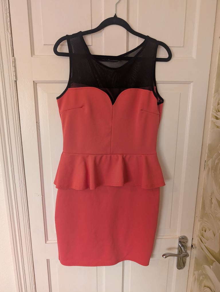 Quiz mini dress in coral colour size 12