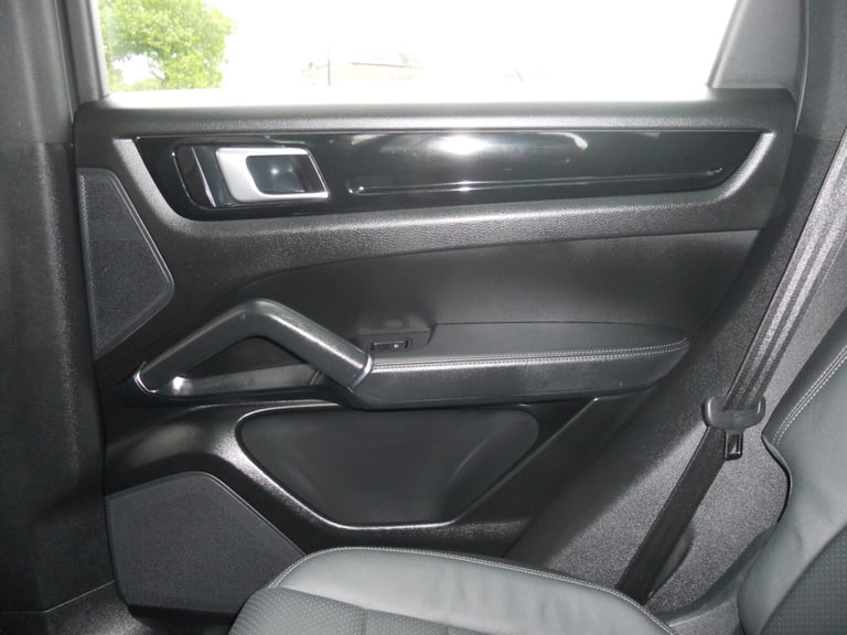 2021 Porsche Cayenne E-Hybrid 5dr Tiptronic S BIG SPEC ESTATE Petrol Parallel Phev Automatic