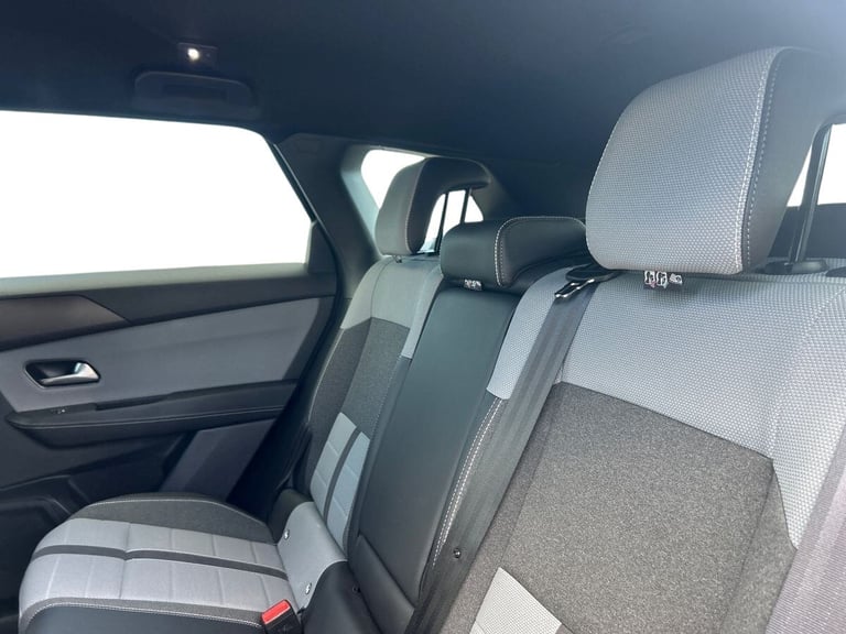  Vauxhall Grandland Electric 73kwh Gs Suv 5dr Electric Auto 213 Ps Electric