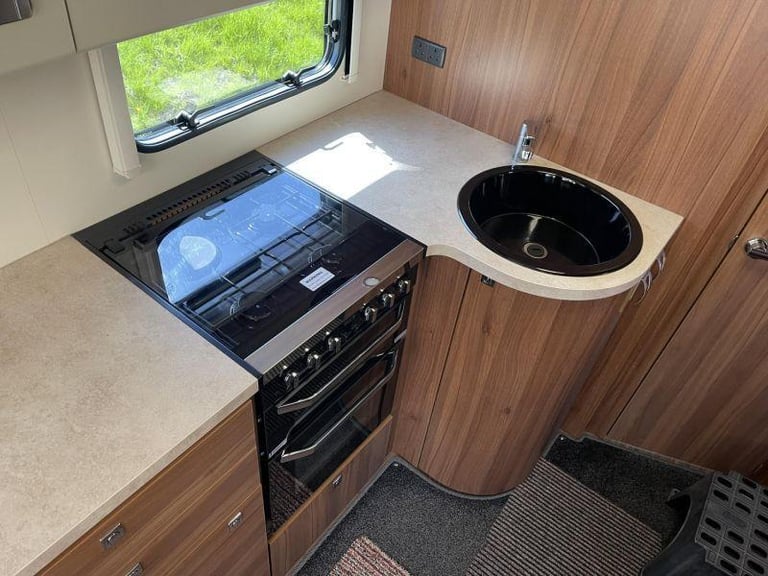 Elddis Majestic 275